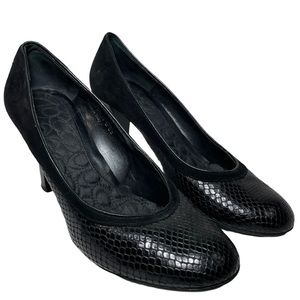 Coach Natalie snakeskin black heels 8b
